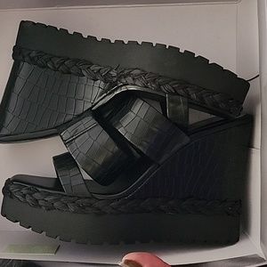 JLO - Black Caleda size 9 US